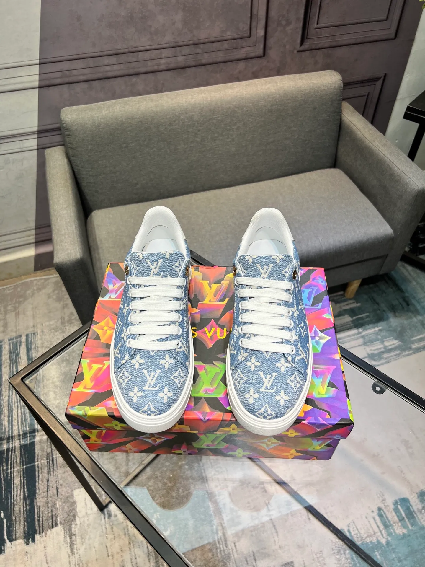 Men's Men's Shoes 💰540 LV Louis Vuitton. The latest fashionable casual shoes are popular in physical stores. The new spring and summer comfortable imported custom patent leather plus cowhide, cowhide mesh, and unique jacquard fabric element design. With sheepskin lining, Lv original base, [sun][sun] high-end packaging and high quality💪Details determine quality, welcome to compare🇮🇹Code number 38-44, 45 can be customized